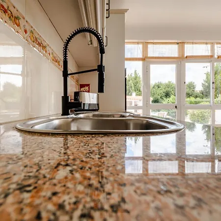 Daire Caldas Charm Getaway - Garden Terrace & Comfort