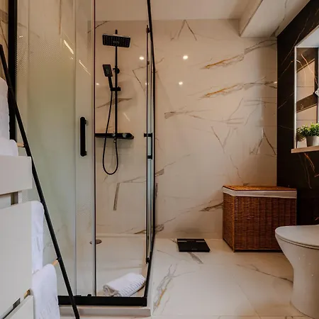 Caldas Charm Getaway - Garden Terrace & Comfort Daire