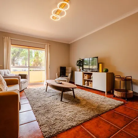 Διαμέρισμα Caldas Charm Getaway - Garden Terrace & Comfort