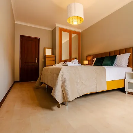 Daire Caldas Charm Getaway - Garden Terrace & Comfort Caldas Da Rainha