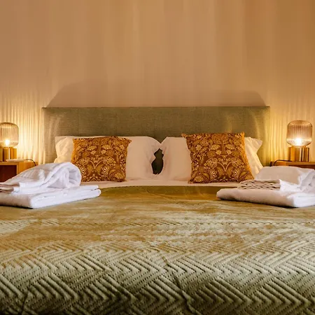 Caldas Charm Getaway - Garden Terrace & Comfort Διαμέρισμα
