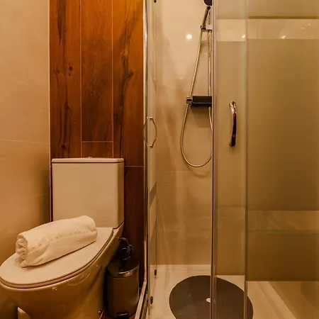 Διαμέρισμα Caldas Charm Getaway - Garden Terrace & Comfort