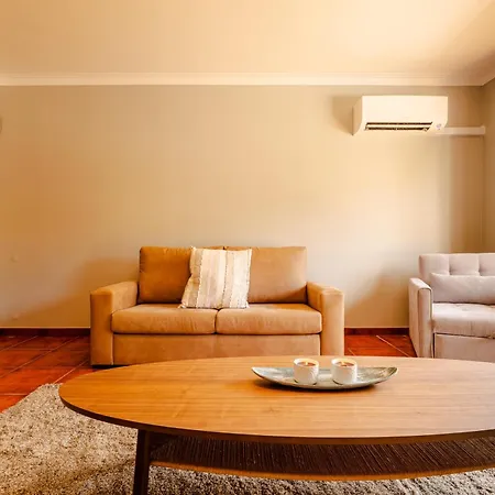 Caldas Charm Getaway - Garden Terrace & Comfort Διαμέρισμα