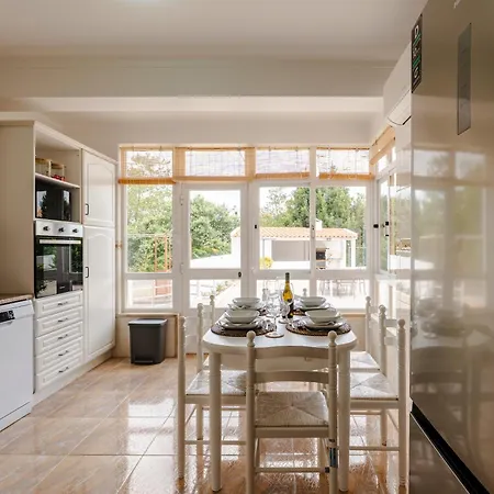 Caldas Charm Getaway - Garden Terrace & Comfort Daire Caldas Da Rainha