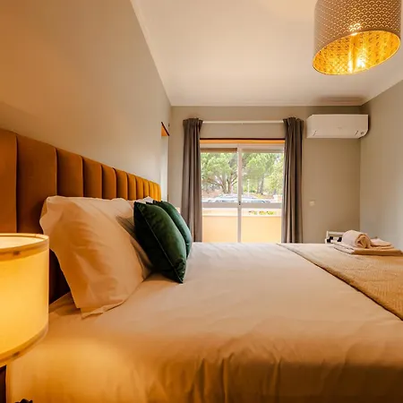 Διαμέρισμα Caldas Charm Getaway - Garden Terrace & Comfort
