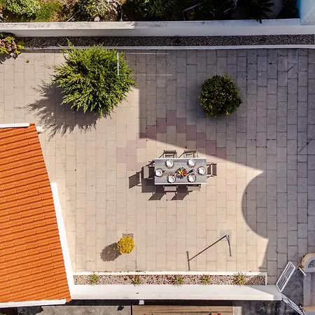 Daire Caldas Charm Getaway - Garden Terrace & Comfort